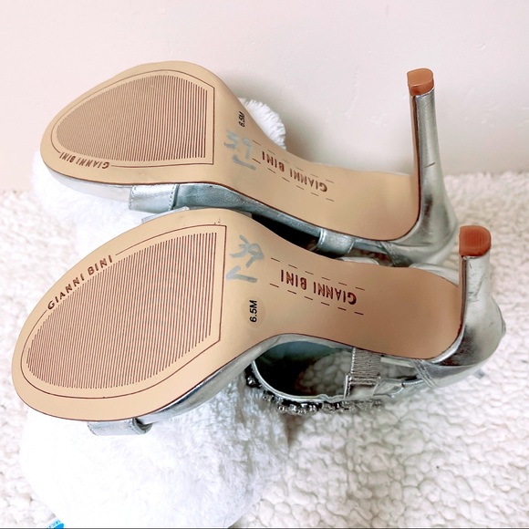 Brand New Silver Color Party & Evening Shoes - Size 6.5M - Picture 6 of 6